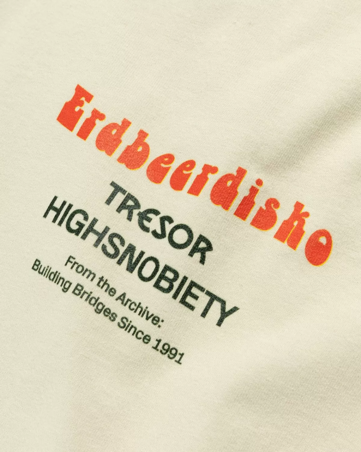 Tresor X Highsnobiety Berlijn, Berlijn 3 Strawberry Disco T-Shirt Eggshell Cheap