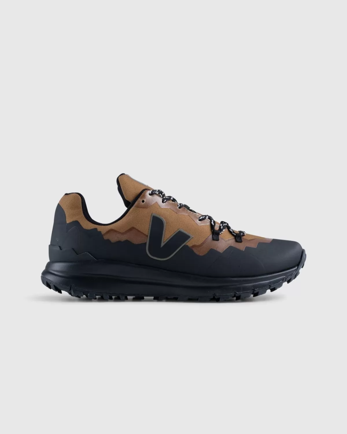 VEJA Fitz Roy Trek Shell Terra Zwart Hot