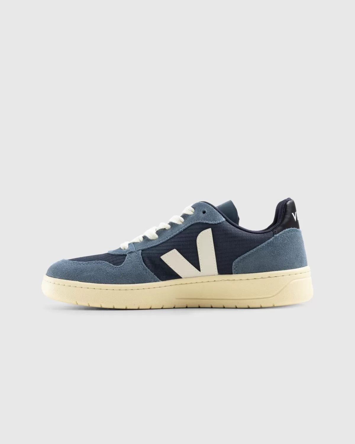 VEJA V-10 Ripstop Nautico/Pierre Hot